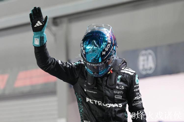 F1新加坡站排位赛：拉塞尔获得杆位 维斯塔潘第2
